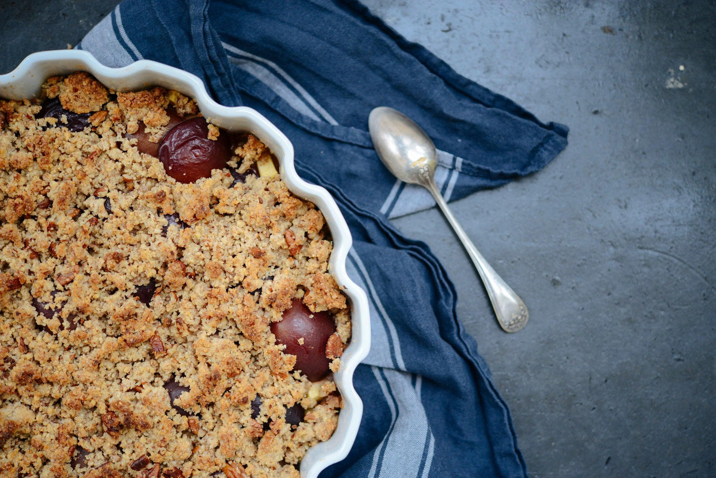 Crumble rustique // Quetsches - Pécan - Vanessa Pouzet