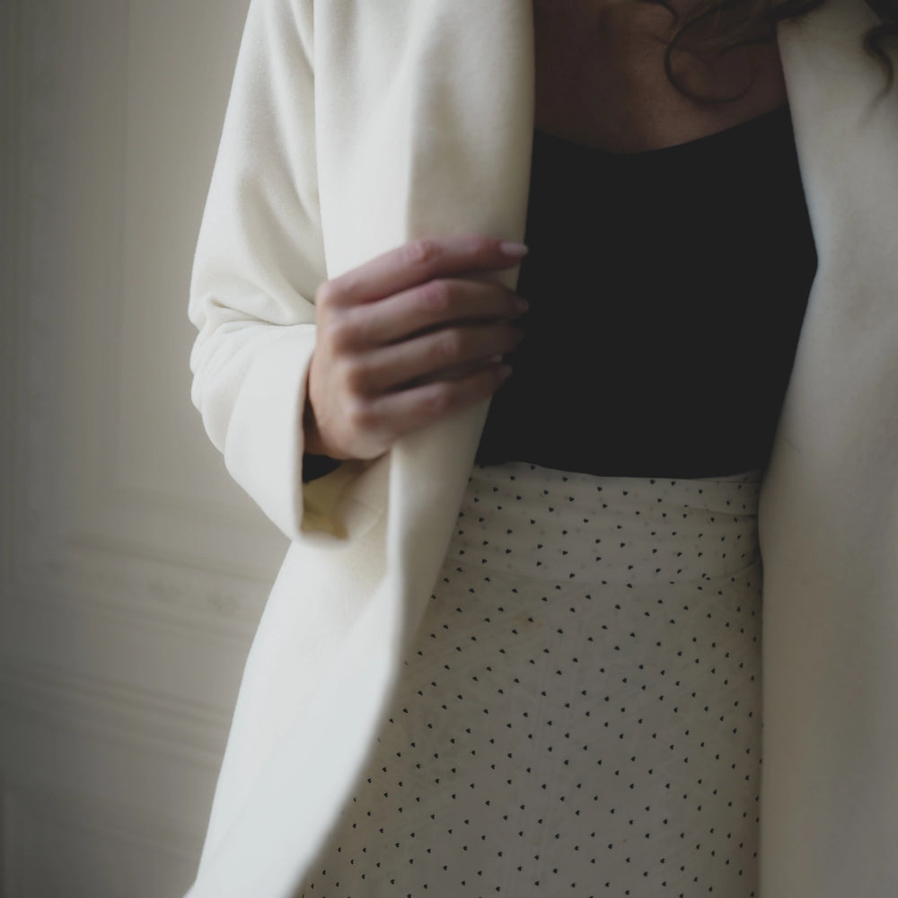 
                      
                        LE SECRET | Le manteau magique
                      
                    