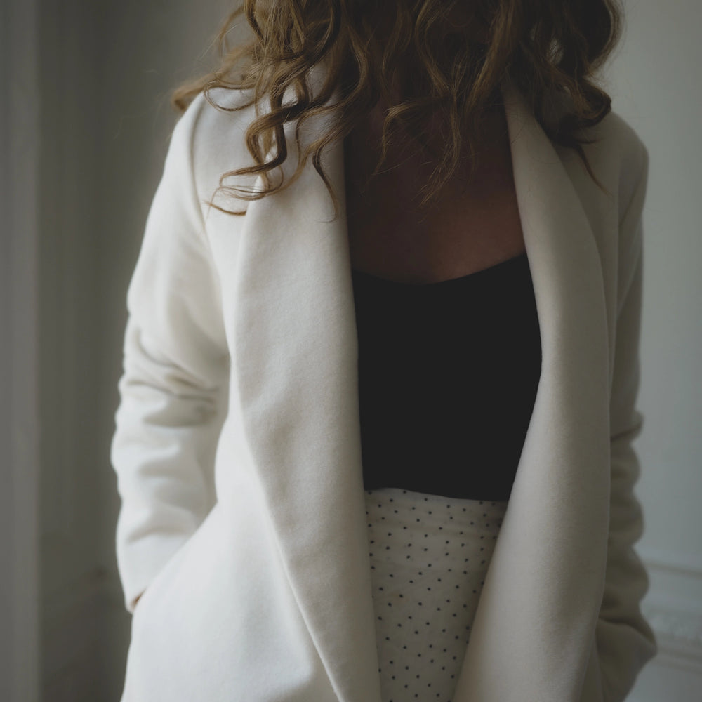 
                      
                        LE SECRET | Le manteau magique
                      
                    