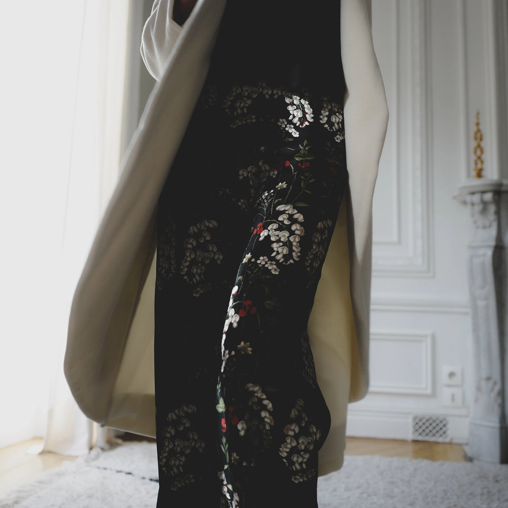 
                      
                        LE SECRET | Le manteau magique
                      
                    